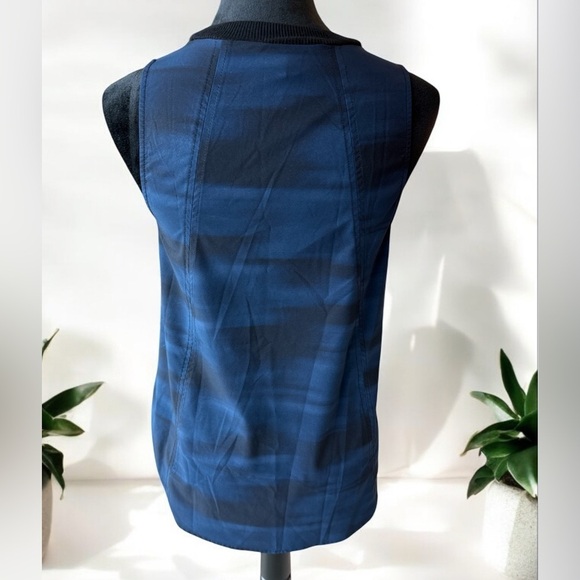 Athleta top size xs - Picture 2 of 3